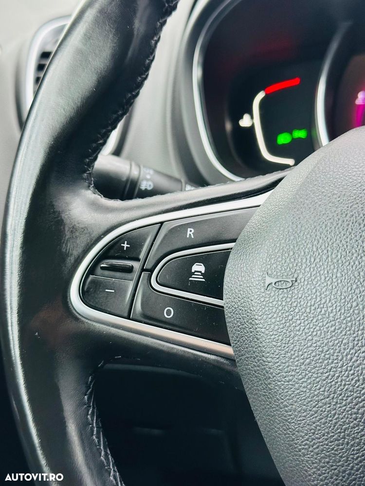 Renault Scenic ENERGY dCi 130 Start & Stop Euro 6 Bose Edition - 22