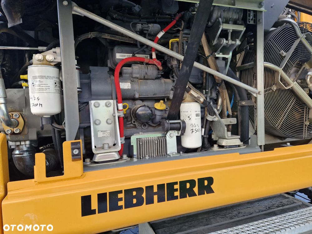 Liebherr A912 - 12