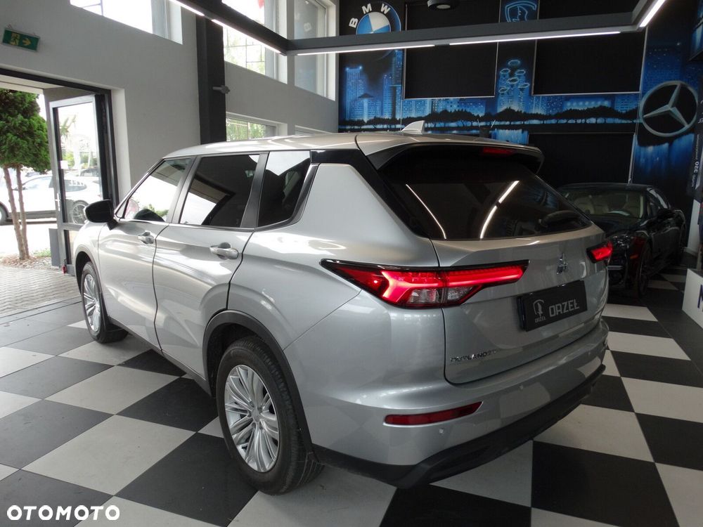 Mitsubishi Outlander - 3