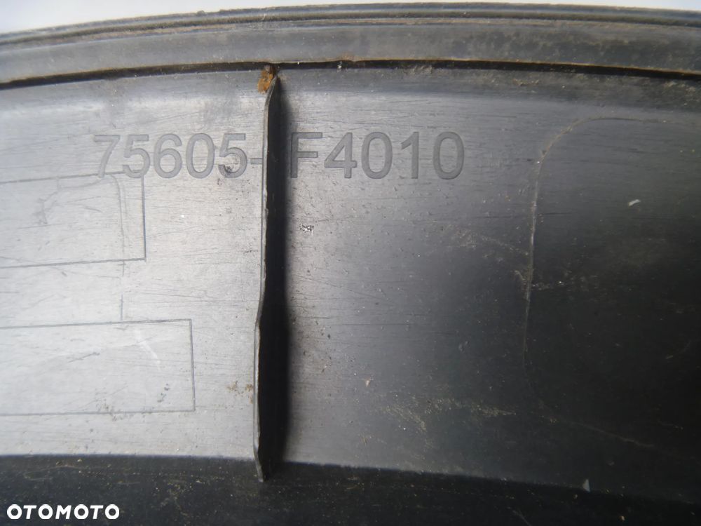 TOYOTA C HR 75605-F4010 LISTWA BŁOTNIKA TYLNA PRAWA ORYGINAŁ - 3