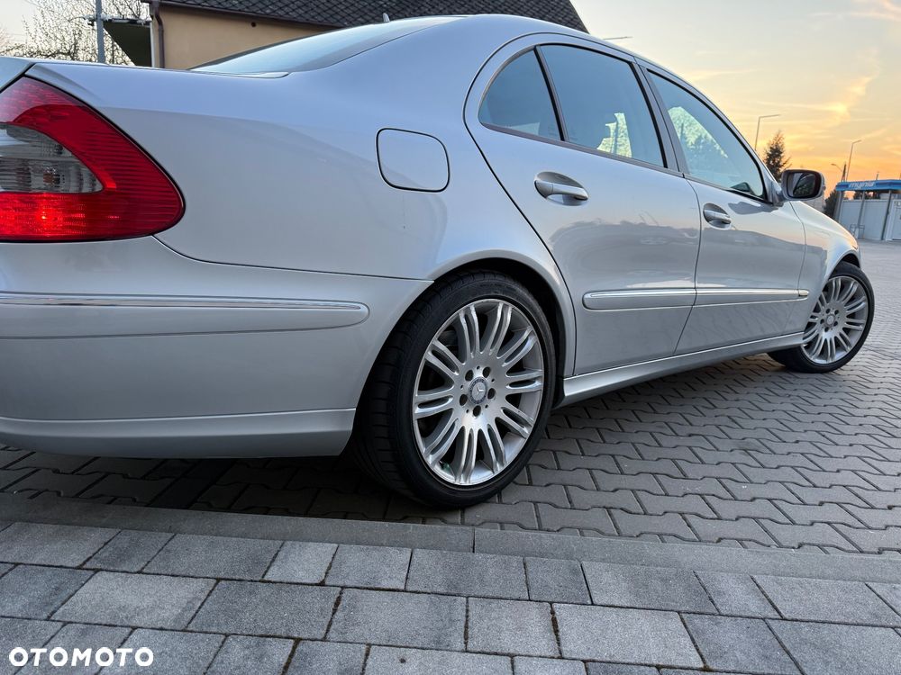 Mercedes-Benz Klasa E - 23