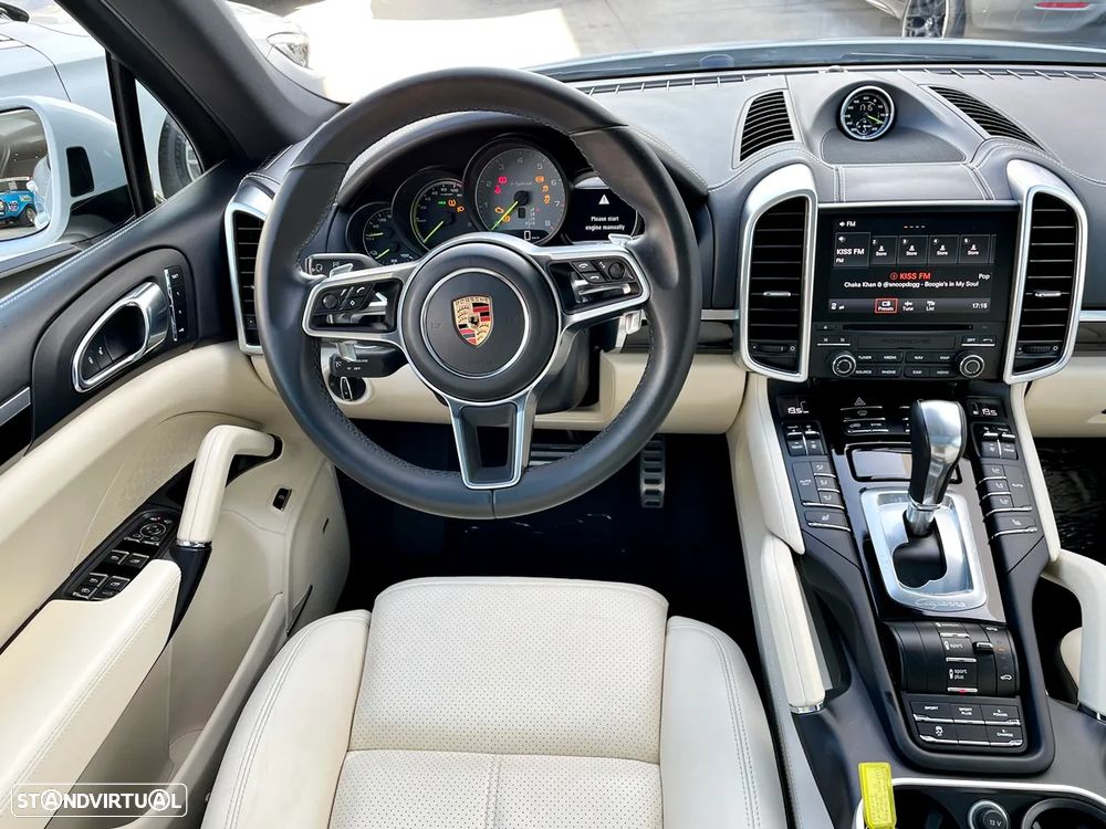 Porsche Cayenne S E-Hybrid - 11