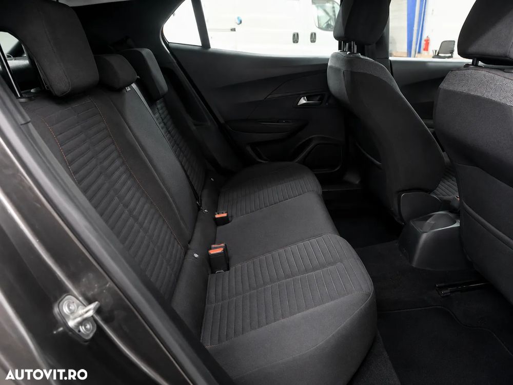 Peugeot 2008 PureTech 130 EAT8 Allure - 4