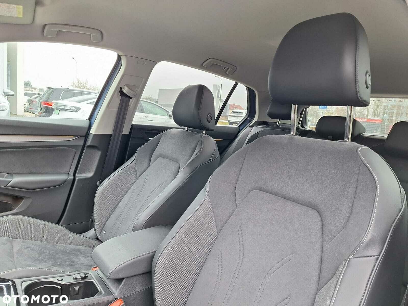 Volkswagen Golf - 11