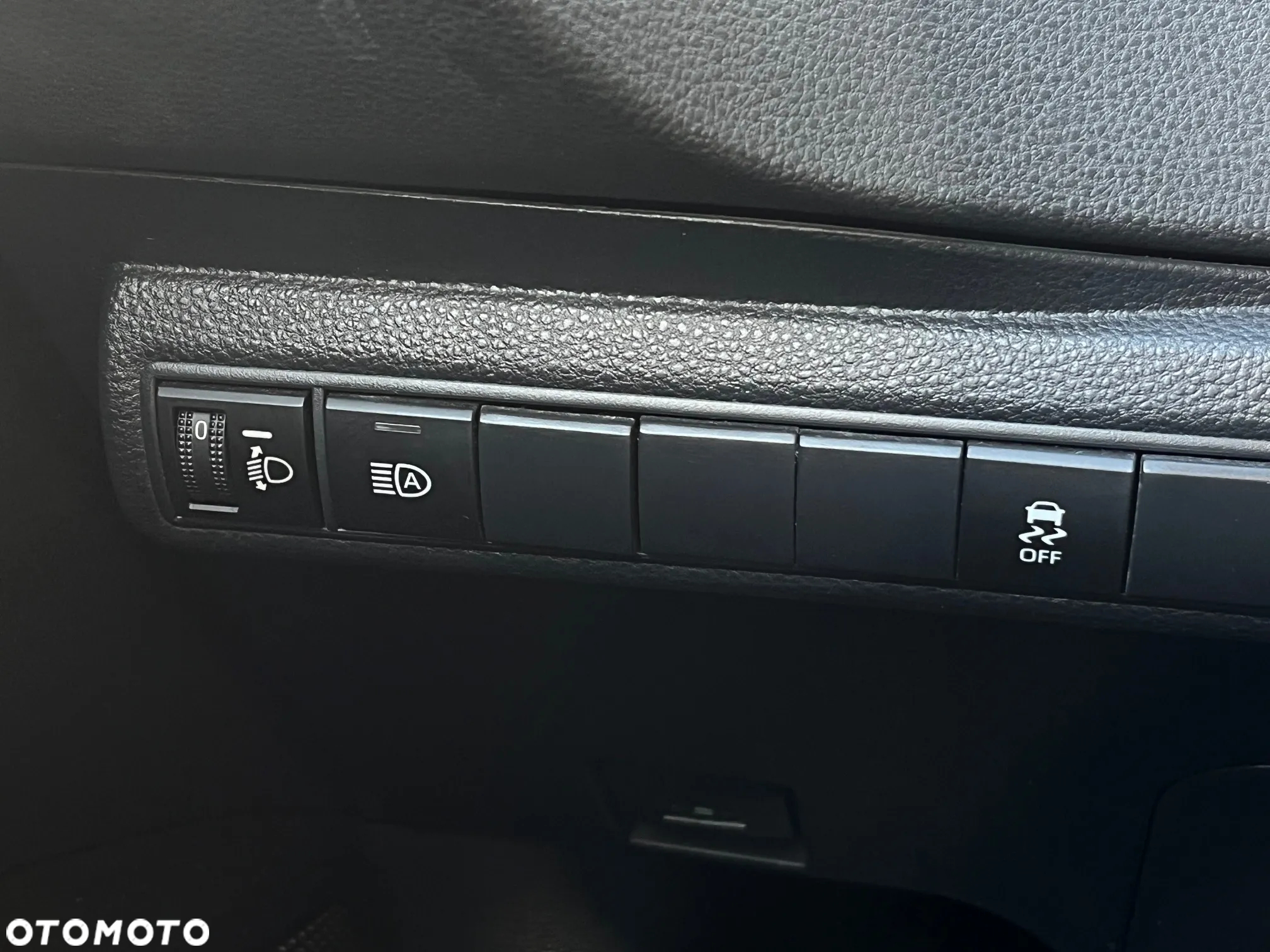 Toyota Corolla 1.8 Hybrid Comfort - 37