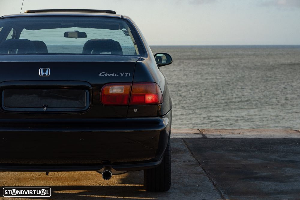 Honda Civic 1.6 VTi - 22