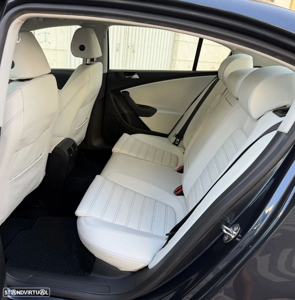 VW Passat 2.0 TDI Edition Highline - 24