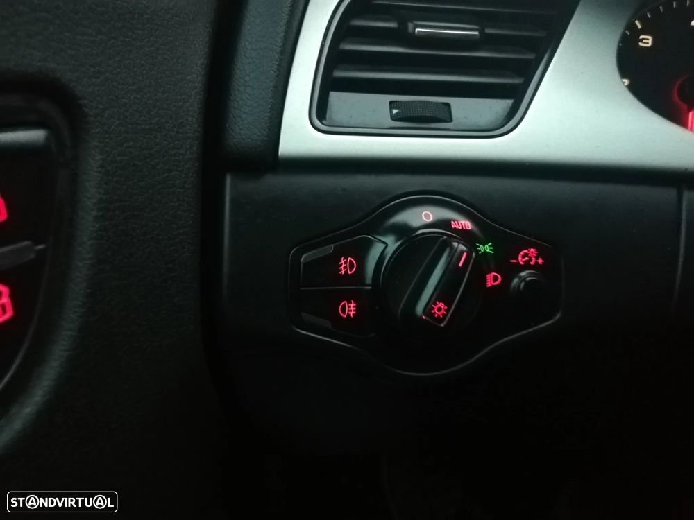 Audi A4 Avant 2.0 TDI 116g DPF Attraction - 18