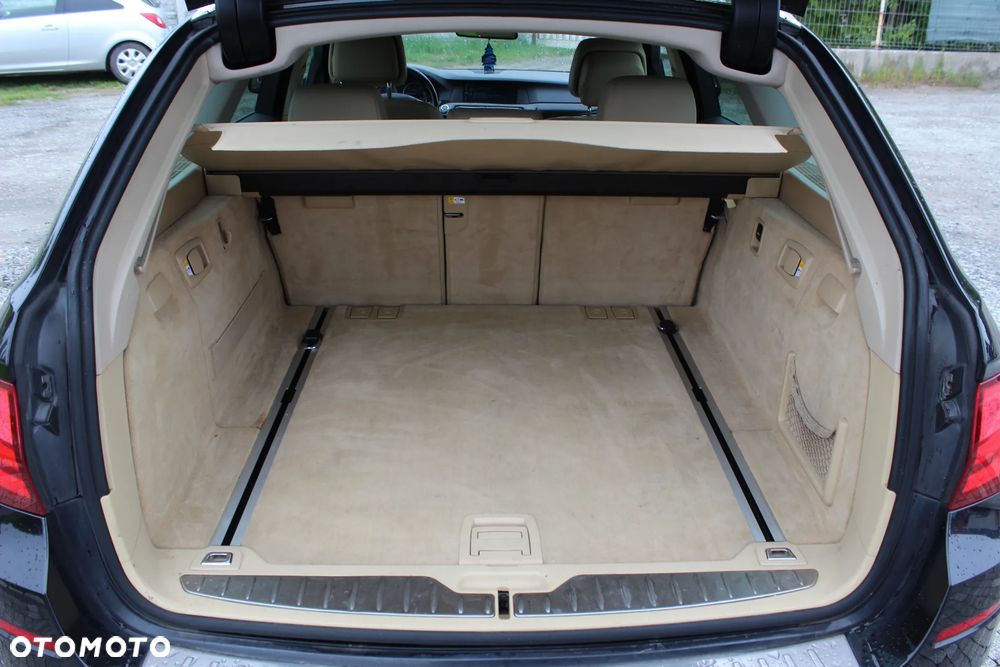 BMW Seria 5 520d Luxury Line - 12