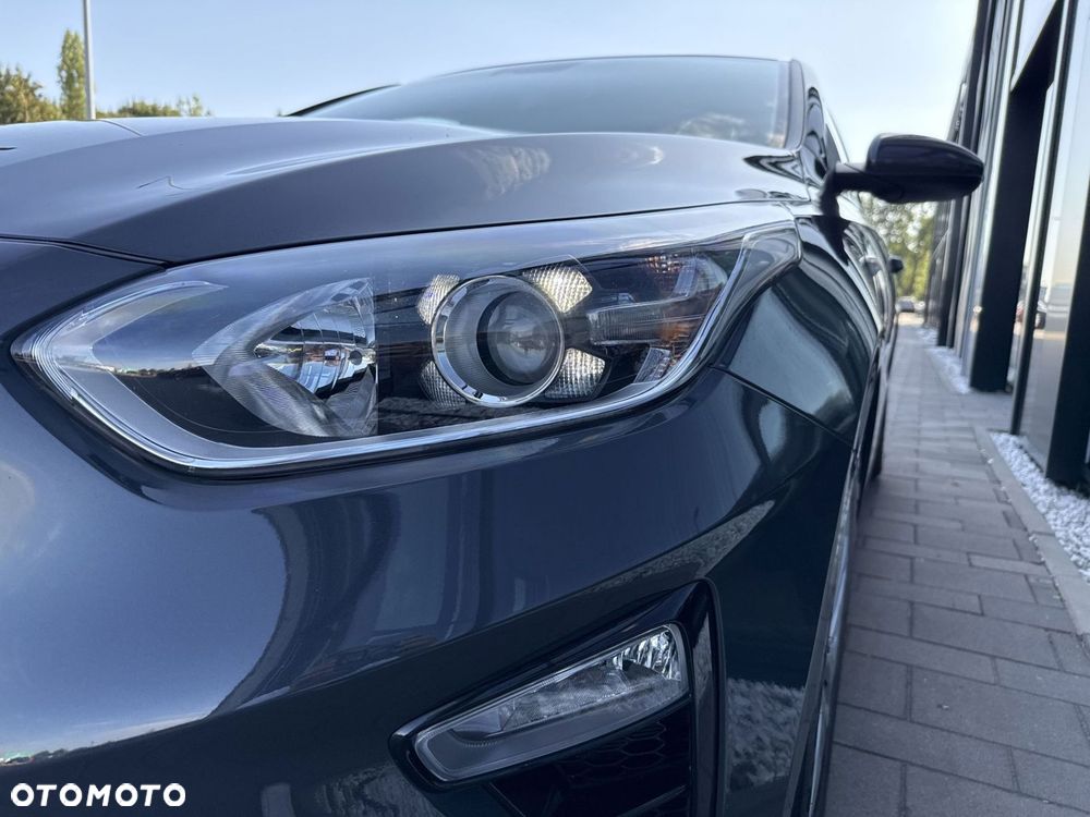 Kia Ceed - 27