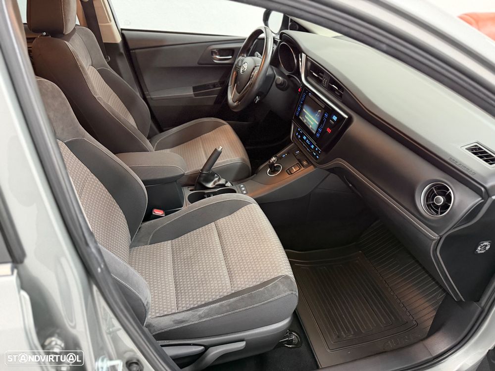 Toyota Auris 1.8 HSD Active - 28