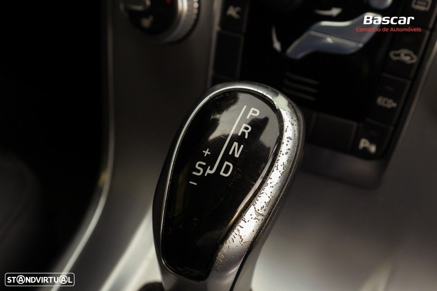 Volvo XC 70 D4 Geartronic Black Line - 53