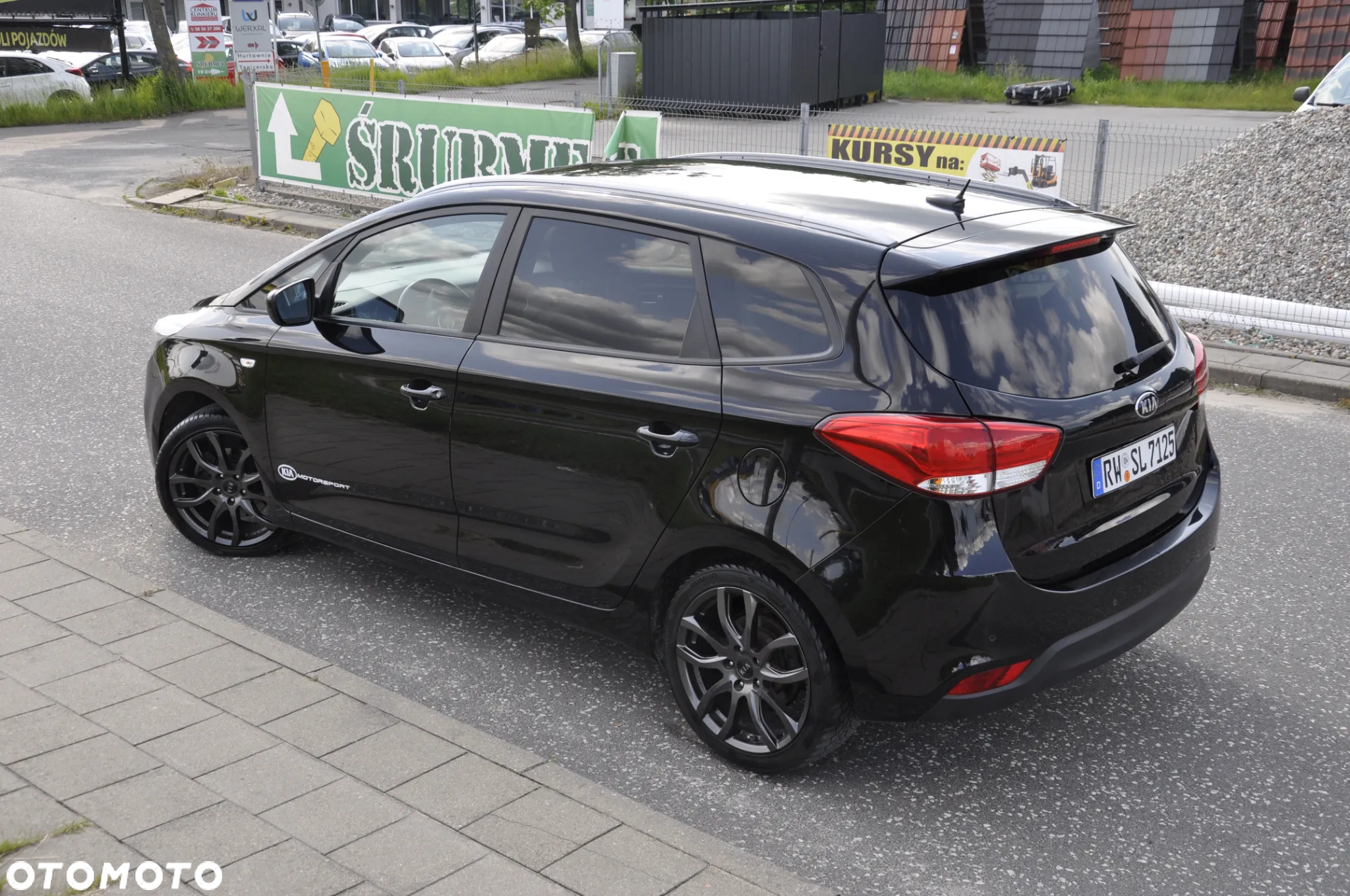 Kia Carens 1.7 CRDi 136 Dream Team Edition - 8