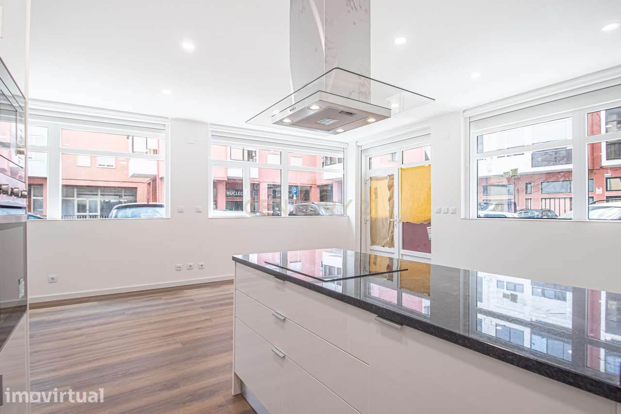 T3 totalmente remodelado em Sacavém com 1 lugar de garagem - Grande imagem: 4/28