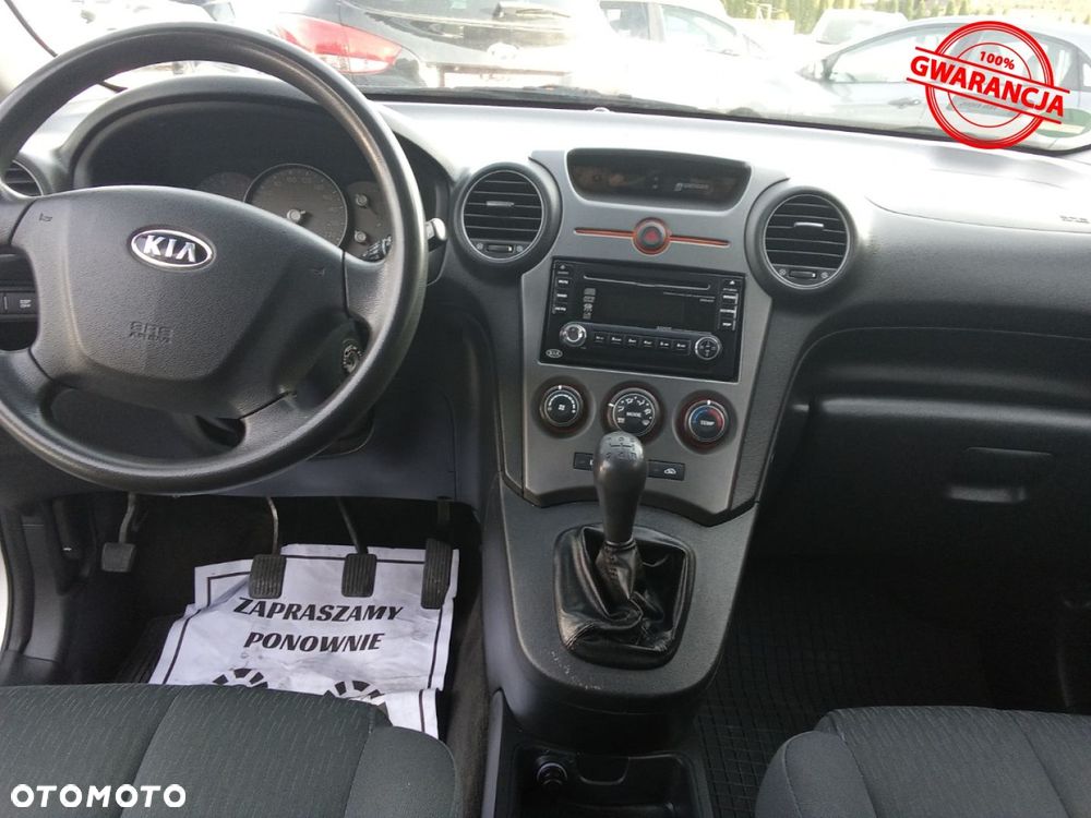 Kia Carens - 15