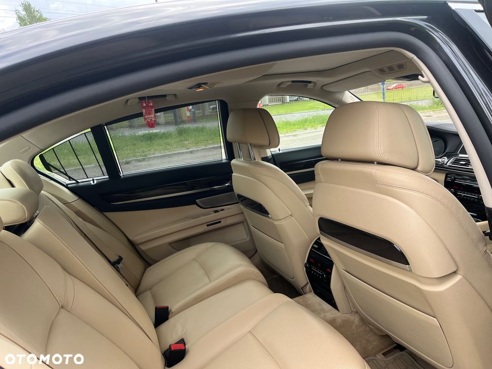 BMW Seria 7 750d xDrive - 18