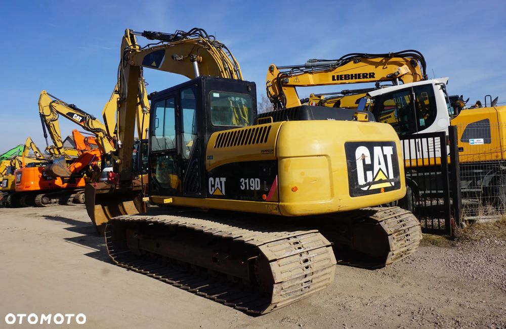 Caterpillar CAT 319 D - 4