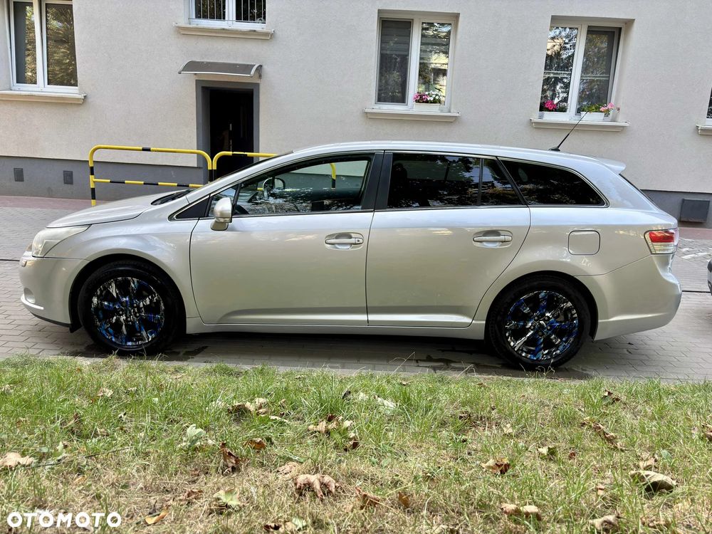 Toyota Avensis 2.0 Sol - 2