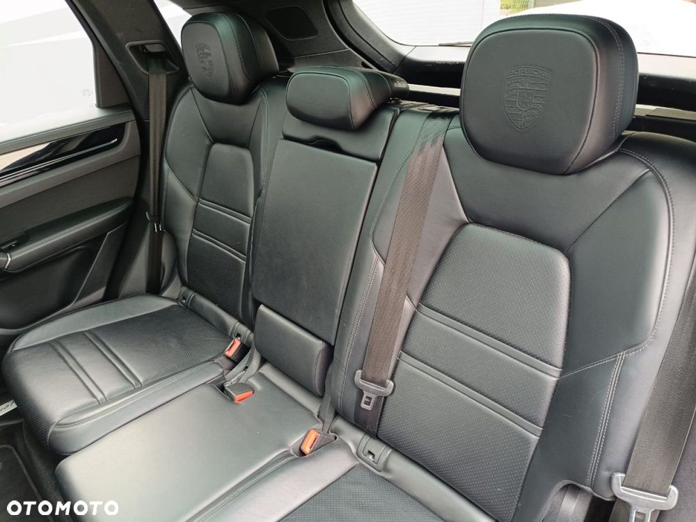 Porsche Cayenne Standard - 10