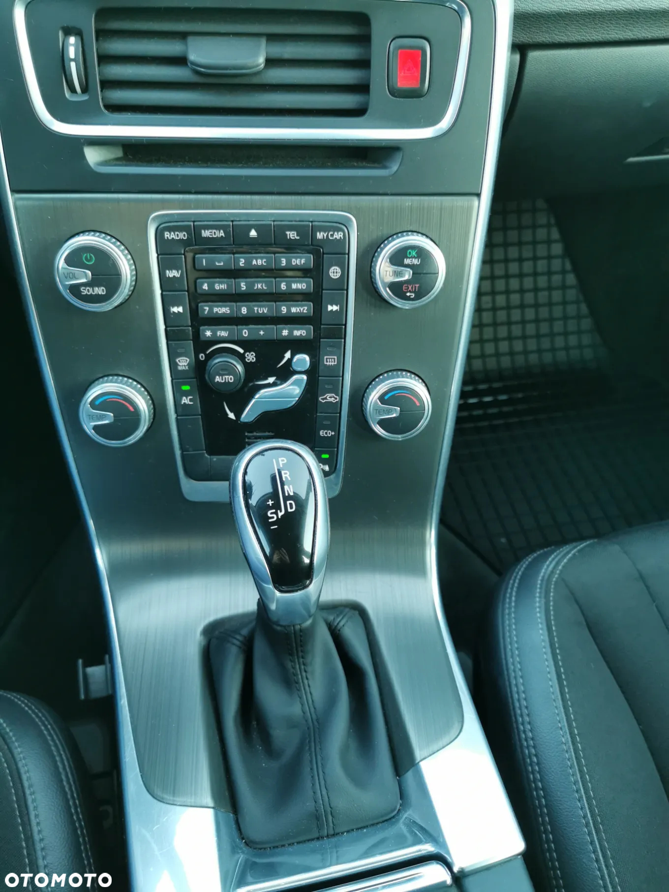 Volvo V60 D2 Geartronic Momentum - 21