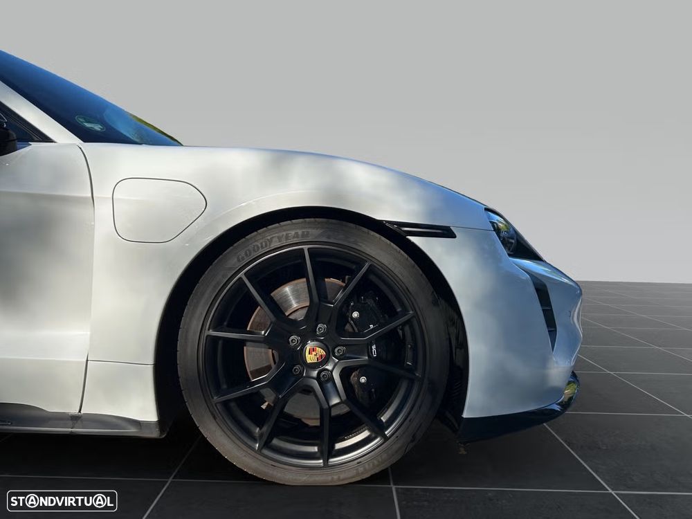 Porsche Taycan Sport Turismo GTS - 11