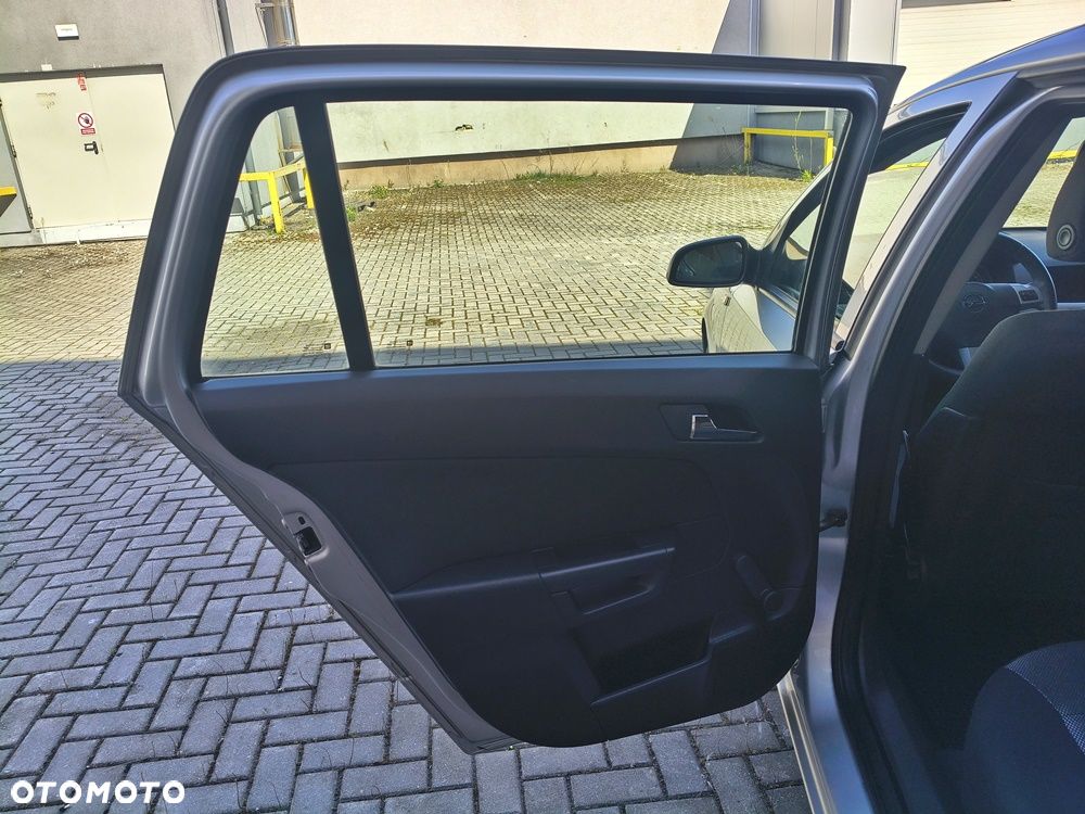 Opel Astra 1.6 Style - 22