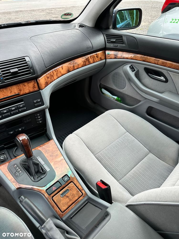 BMW Seria 5 - 36