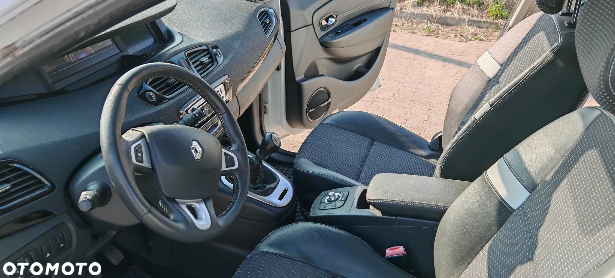 Renault Grand Scenic - 16