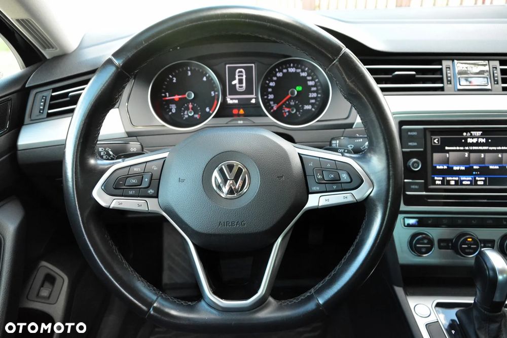 Volkswagen Passat 2.0 TDI EVO Essence DSG - 11