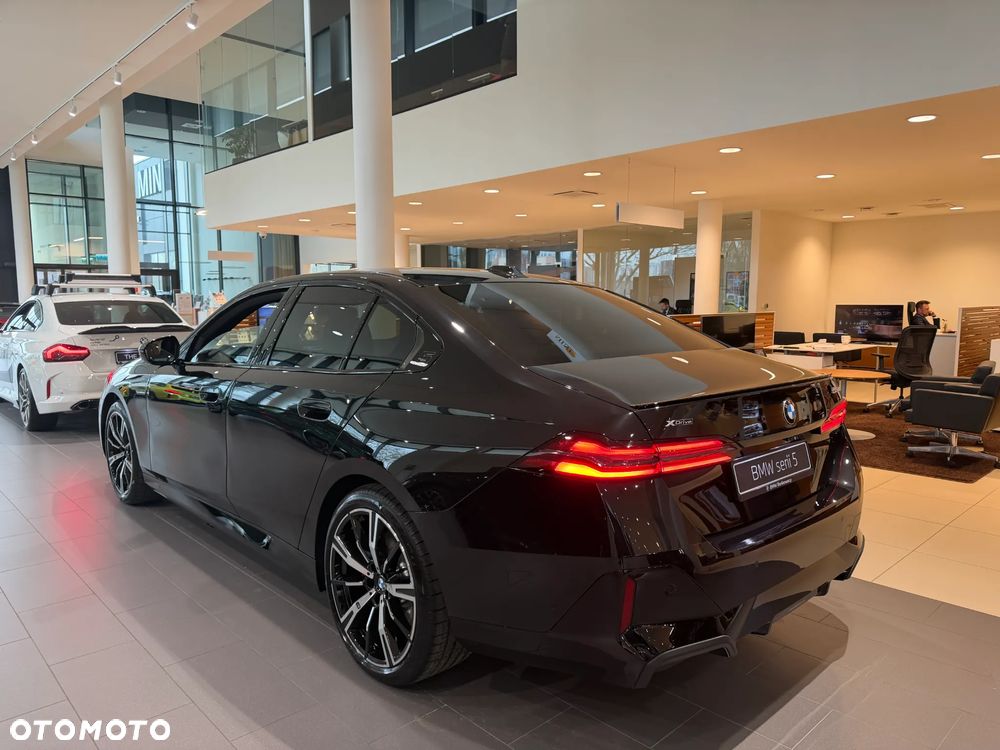 BMW Seria 5 520d xDrive mHEV M Sport - 3