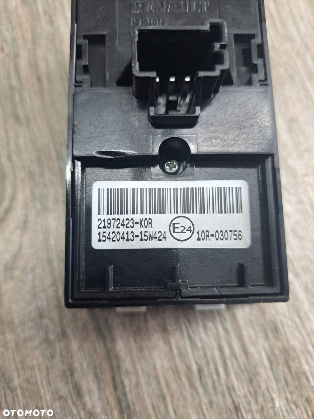 PRZEŁĄCZNIK SZYB PANEL RENAULT GAMA T RANGE C K D - 4