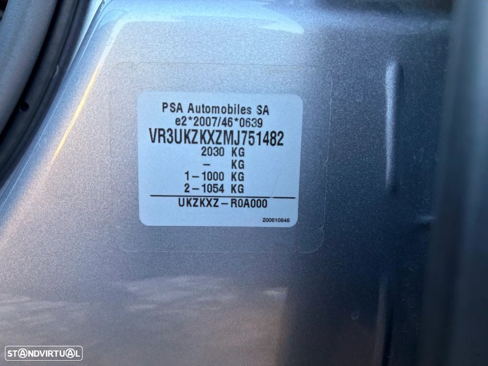 Peugeot e-2008 50 kWh GT Pack - 23