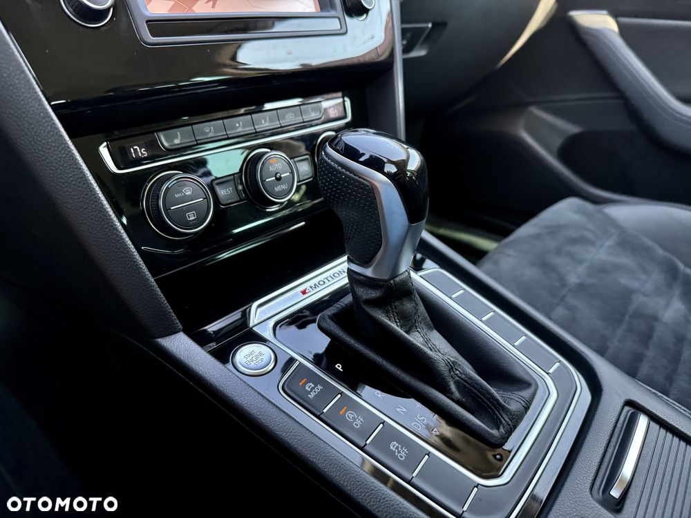 Volkswagen Passat - 11