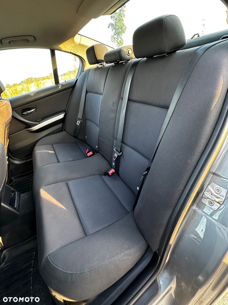 BMW Seria 3 320d Efficient Dynamics - 11