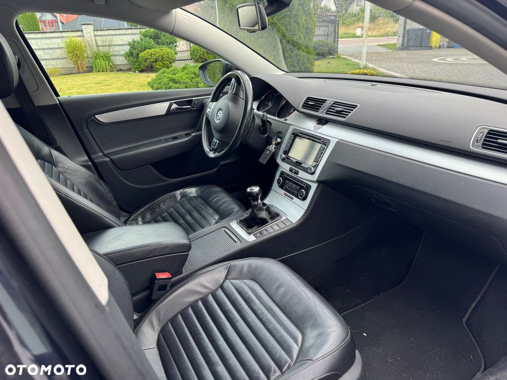Volkswagen Passat 2.0 TDI DPF Sportline - 7