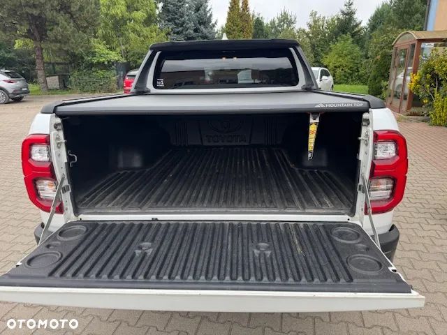 Toyota Hilux 2.8 D-4D Double Cab GR Sport 4x4 - 6