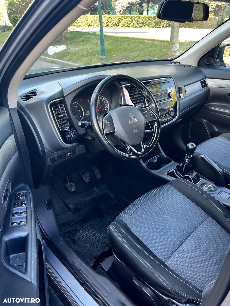 Mitsubishi Outlander 2.2 DI-D AS&G 6MT 4WD Invite A01 - 10