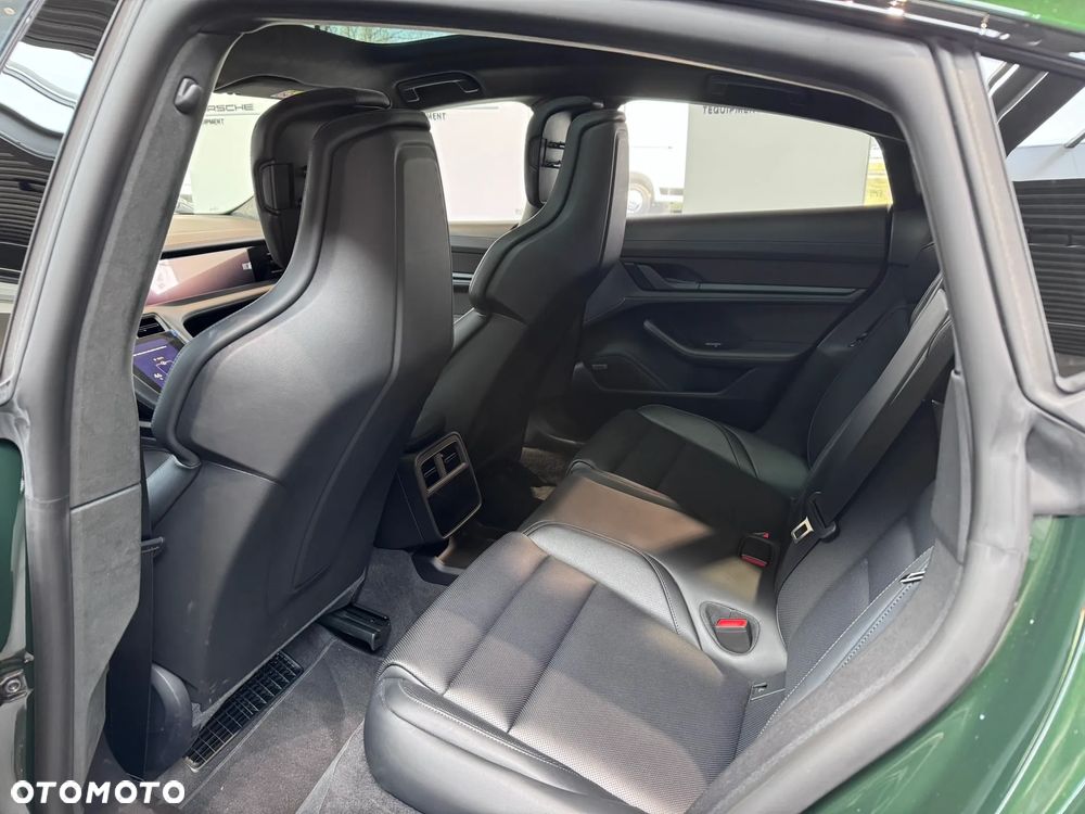 Porsche Taycan - 7