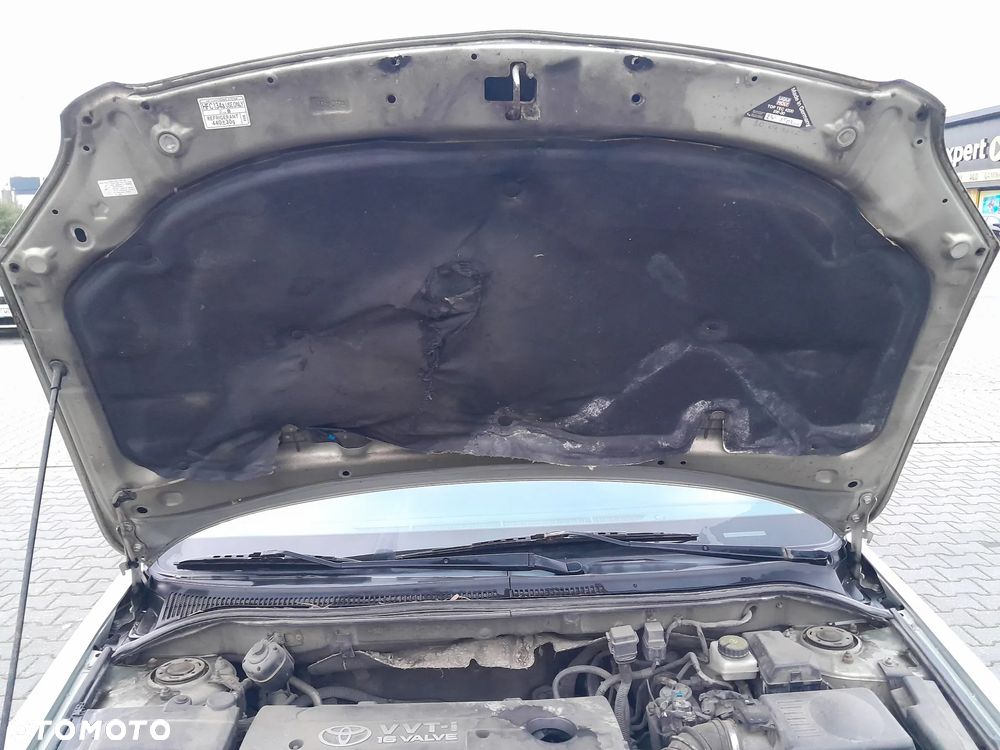 Toyota Avensis 1.8 VVT-i Luna - 11