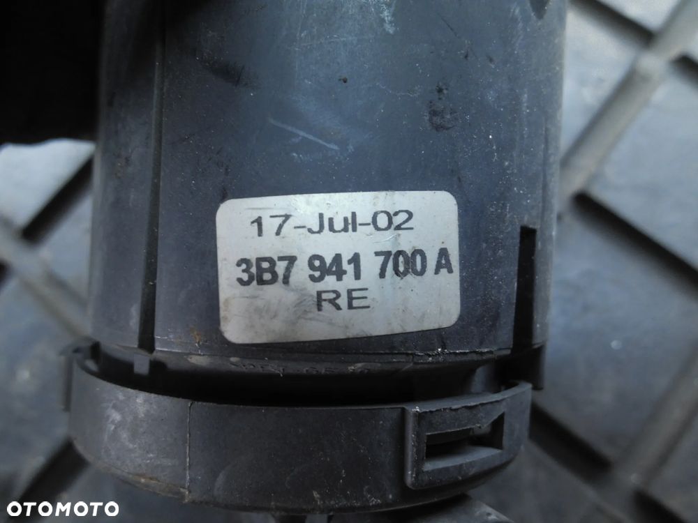 VW PASSAT B5 LIFT HALOGEN PRAWY 3B7941700A - 3
