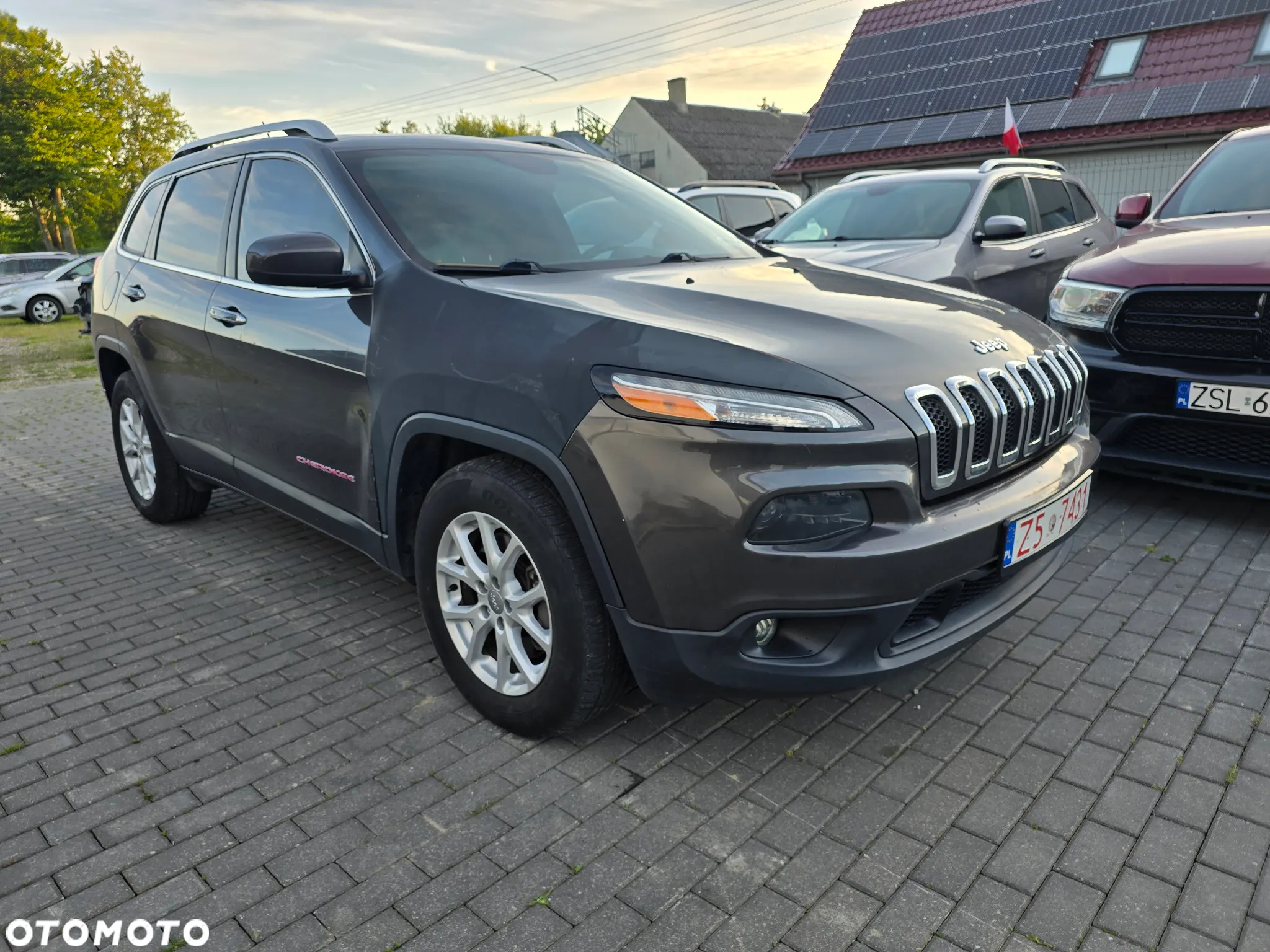 Jeep Cherokee - 4