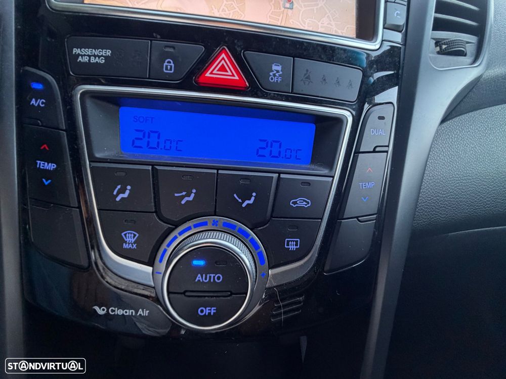 Hyundai i30 CW - 14