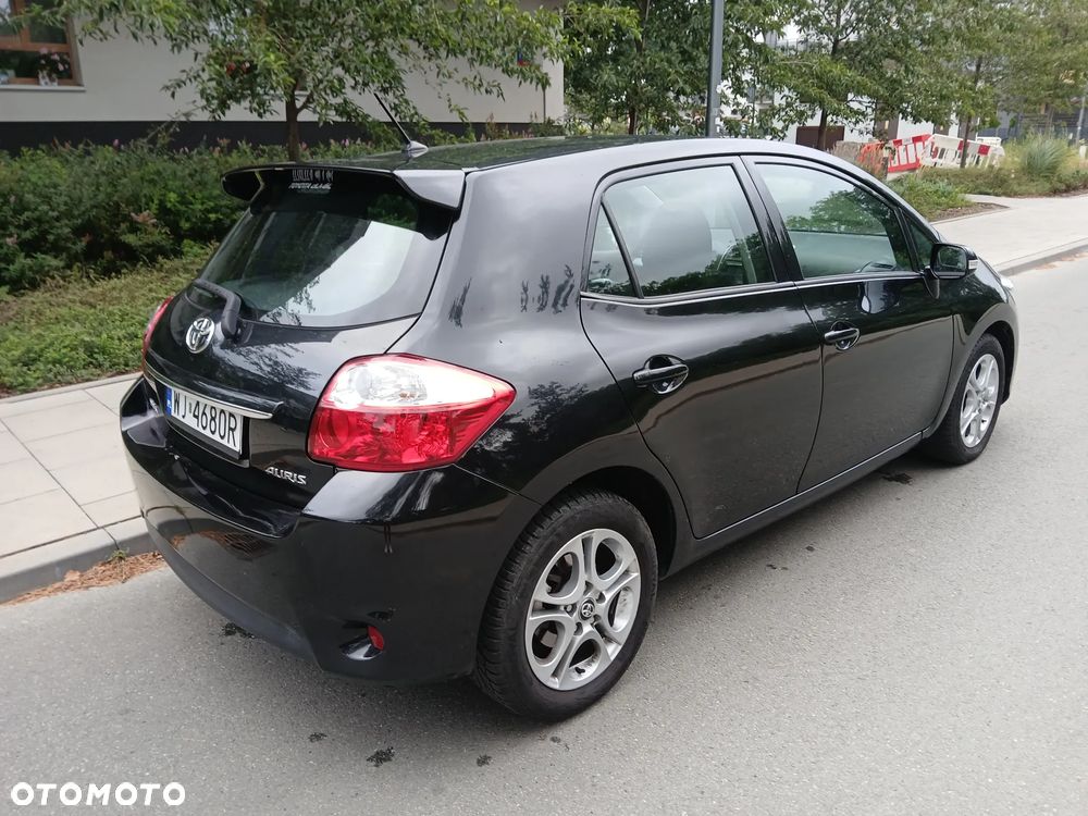 Toyota Auris - 1