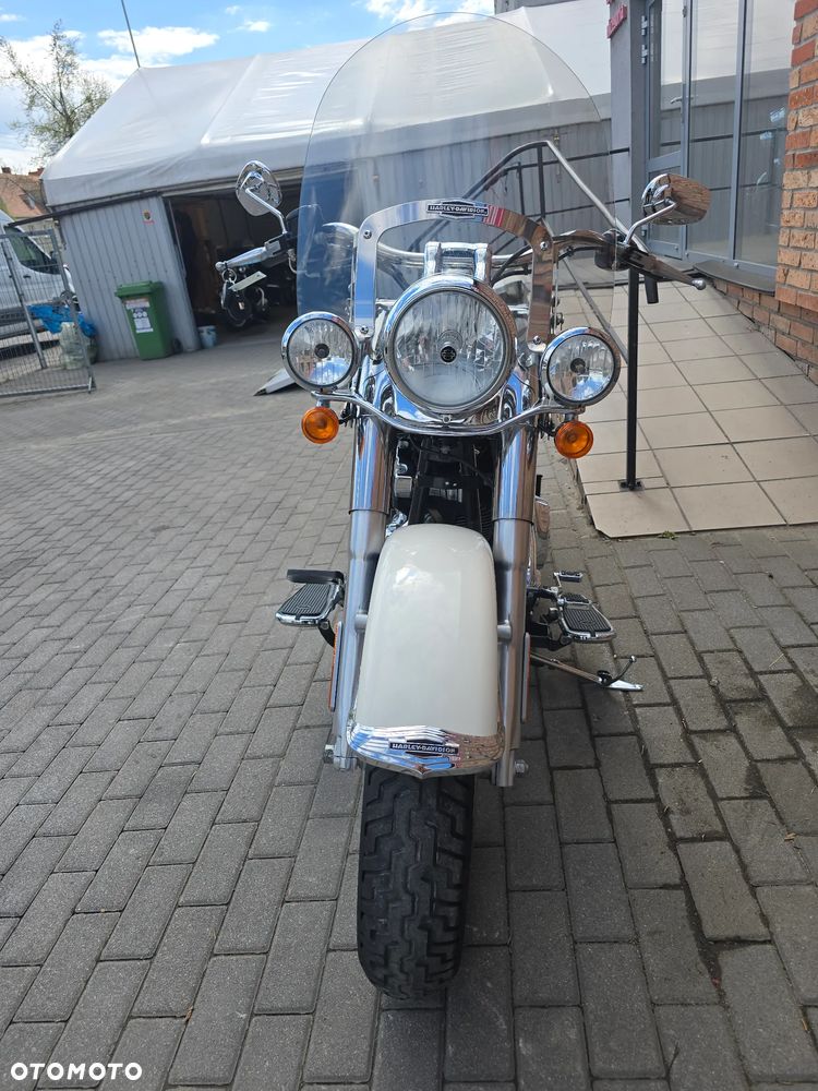 Harley-Davidson Softail Deluxe - 21
