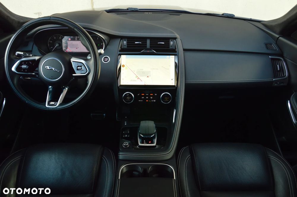 Jaguar E-Pace - 3