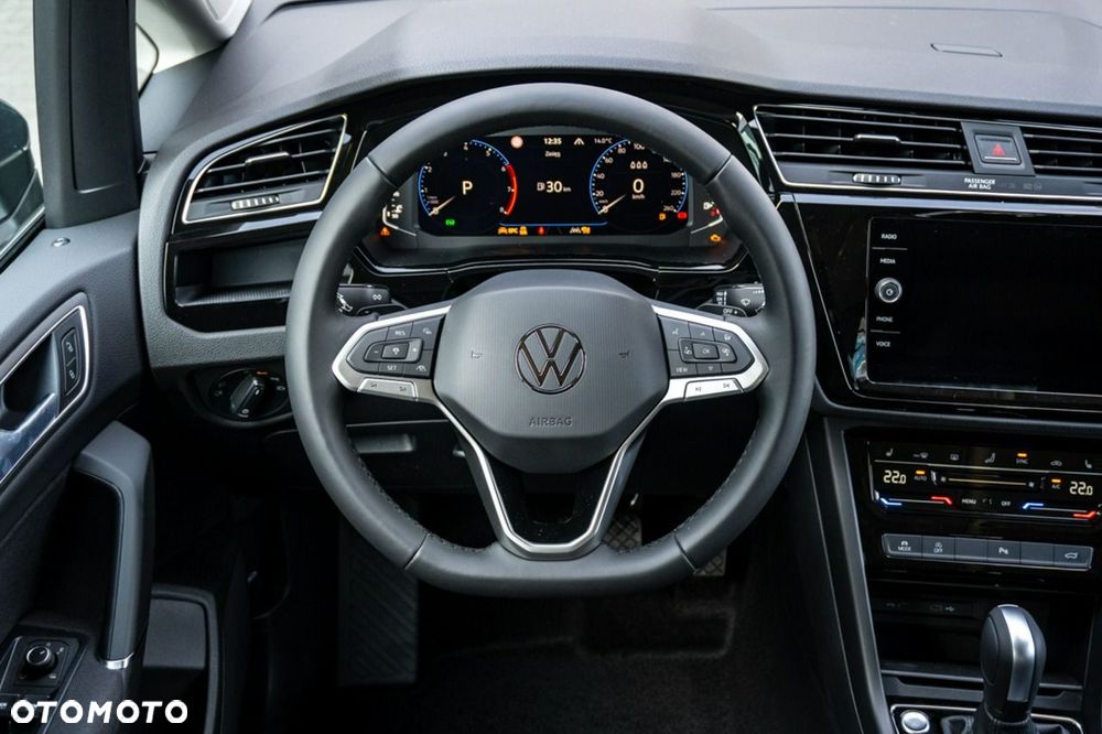 Volkswagen Touran - 28
