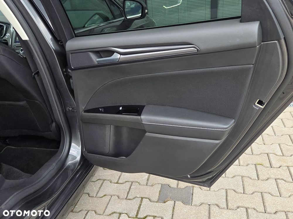 Ford Mondeo 2.0 EcoBlue Titanium - 27