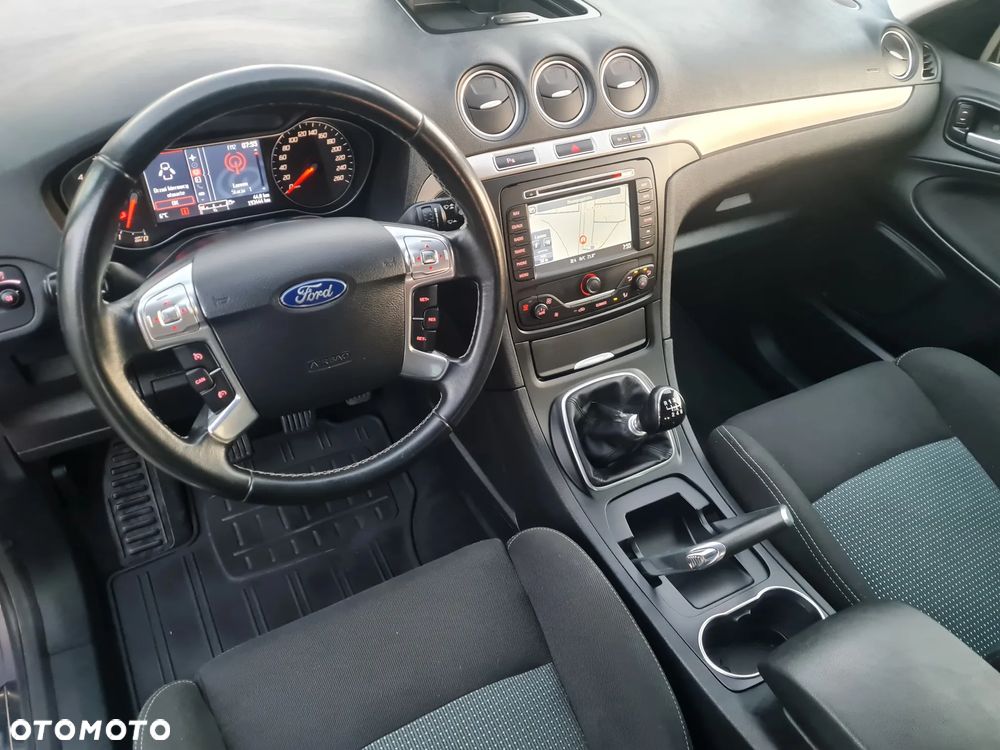 Ford S-Max - 33