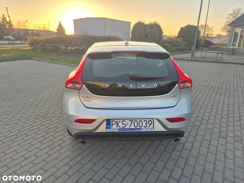 Volvo V40 D2 Inscription - 11
