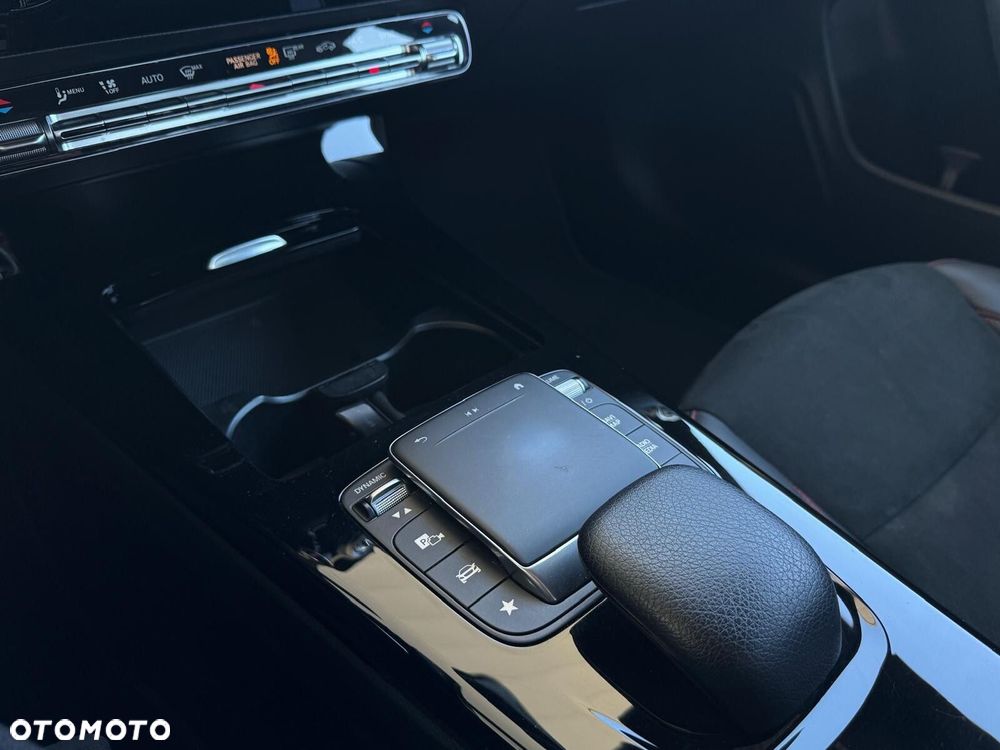 Mercedes-Benz CLA 180 mHEV AMG Line 7G-DCT - 28